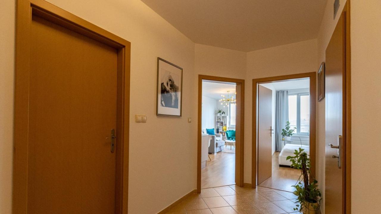 2 Room Apartment With Terrace, New Building, Jegeho Pressburg Exterior foto