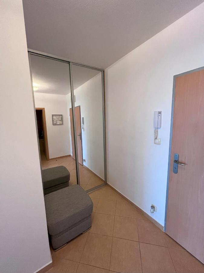 2 Room Apartment With Terrace, New Building, Jegeho Pressburg Exterior foto